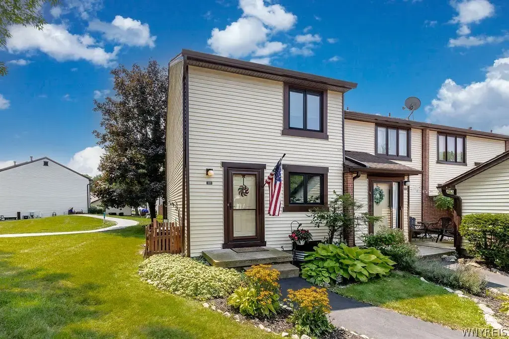 301 Charlesgate Circle, Amherst
