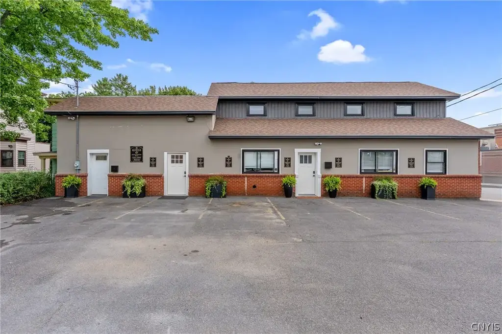 47 W Bridge Street, Oswego