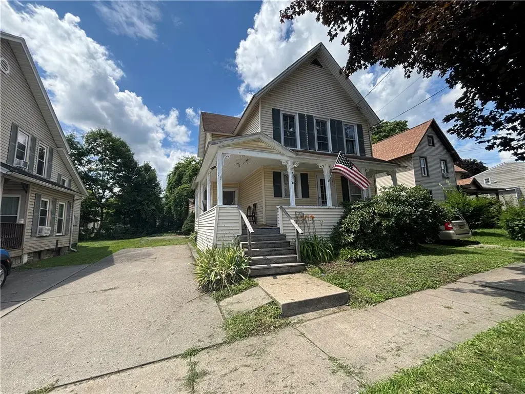437 Clark Street, Barton