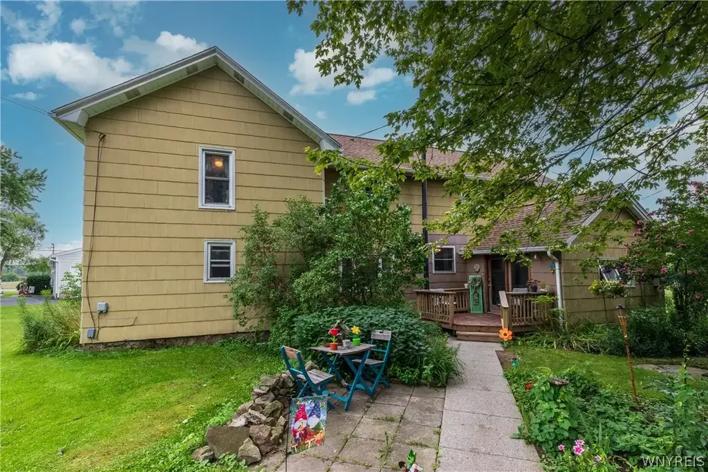 6489 Errick Road, Wheatfield
