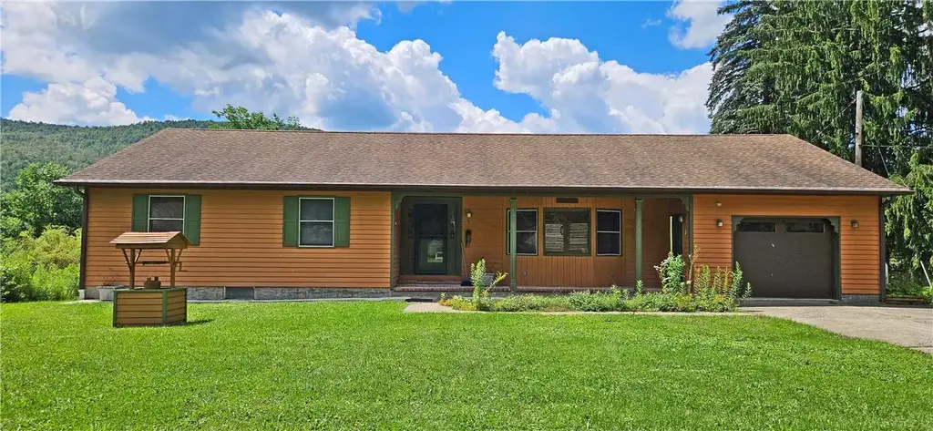 696 County Highway 3, Middletown