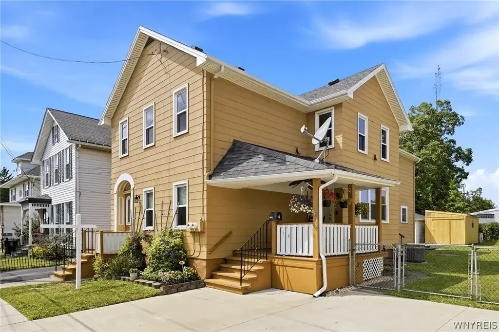 16 Pleasant Avenue, Lancaster