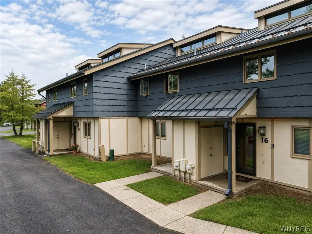16 Alpine Meadows, Ellicottville