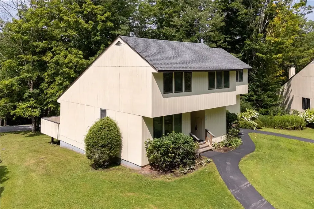 260 Pines Drive # 8-3, Roxbury