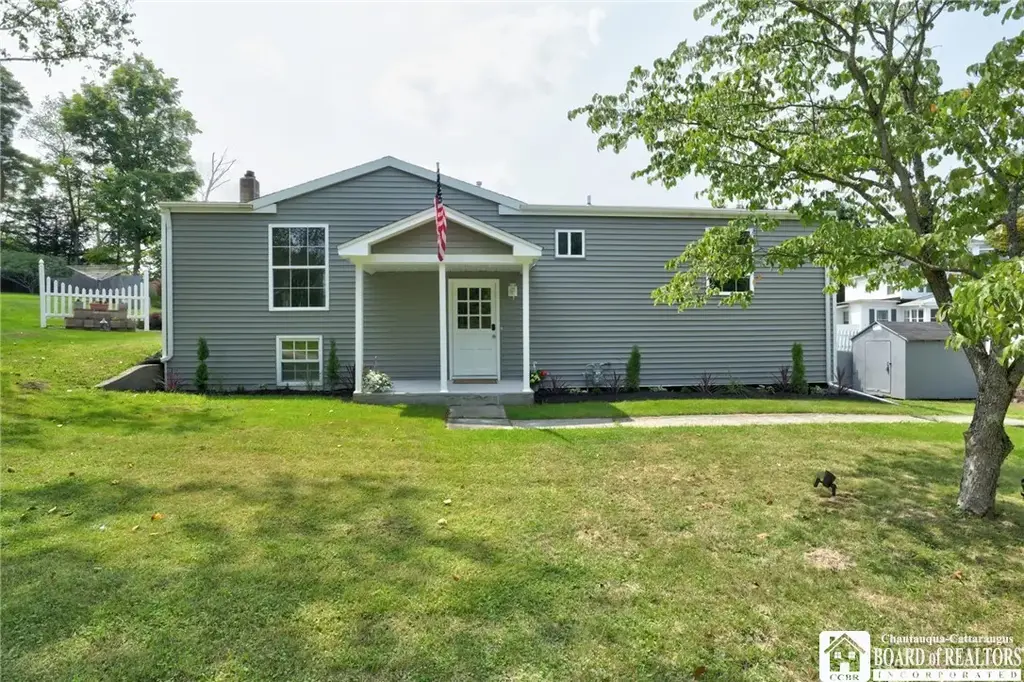 6 Holly Drive, Busti