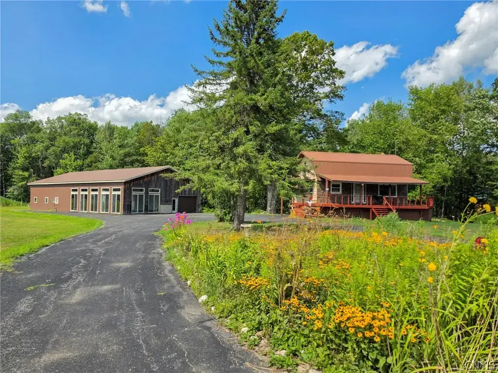 7469 Buck Hill Road, Western