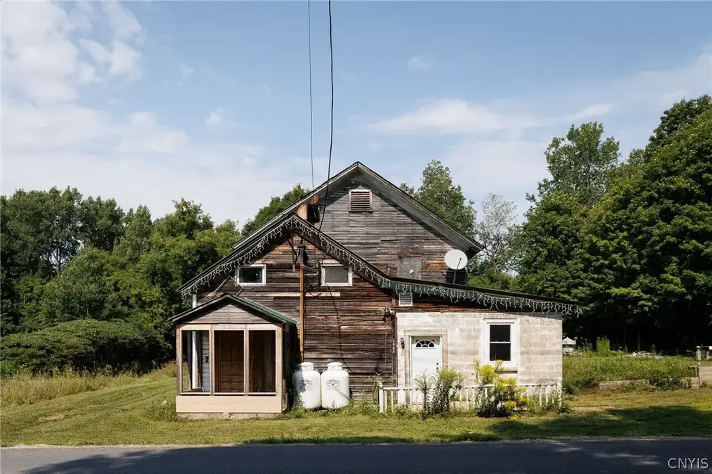 3909 Factory Road, Diana