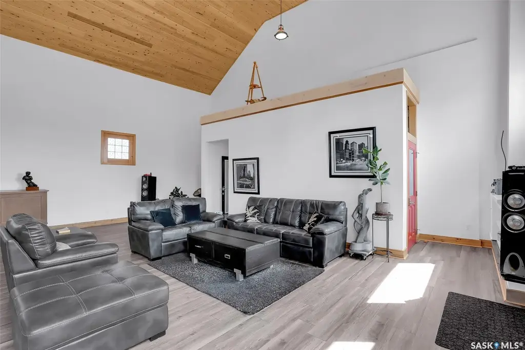310 F Avenue S, Saskatoon