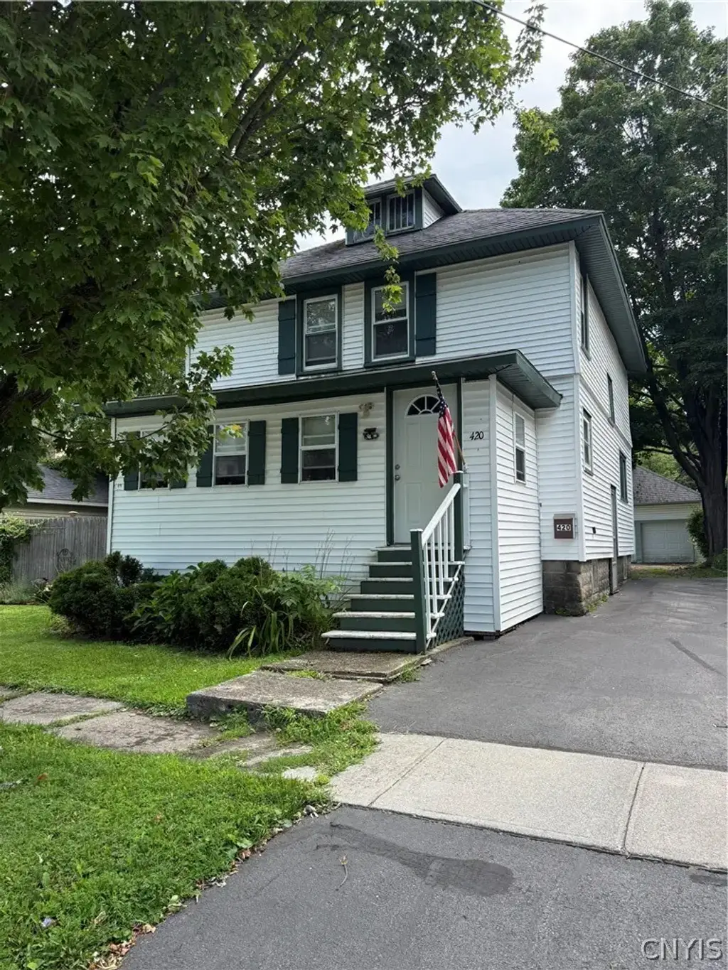 420 Broadway Avenue W, Watertown City