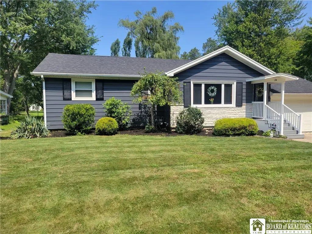 24 Woodward Drive, Pomfret