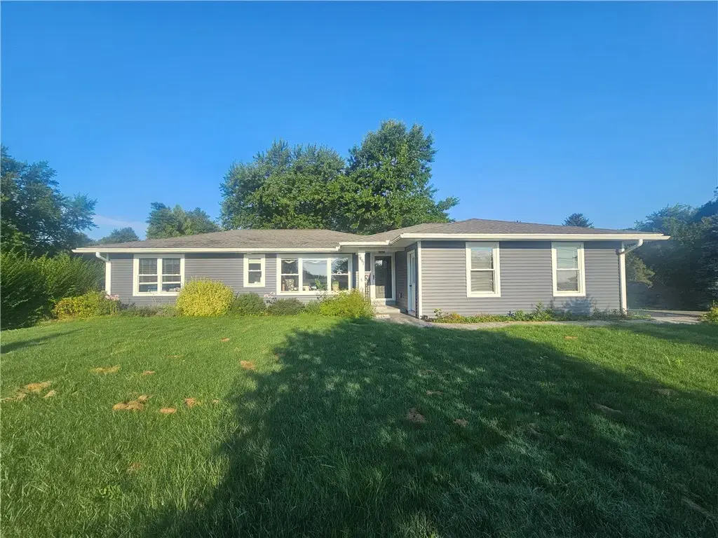 7497 Lake Avenue, Williamson