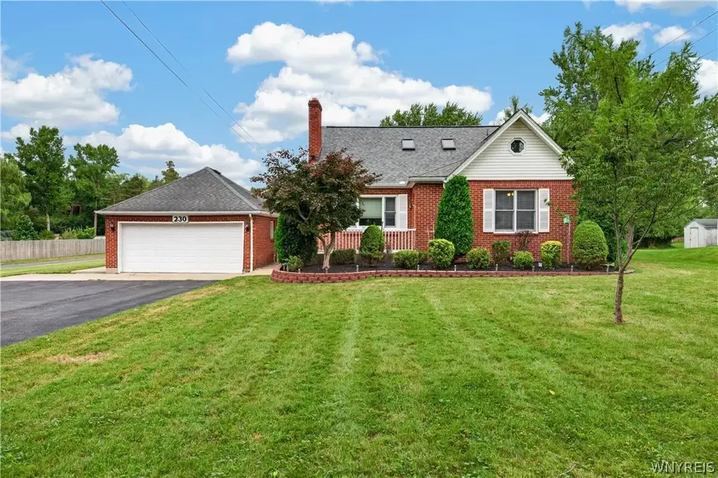 230 Michael Road, West Seneca