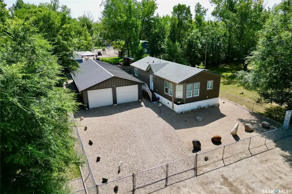 109 Lakeview Drive, Island View