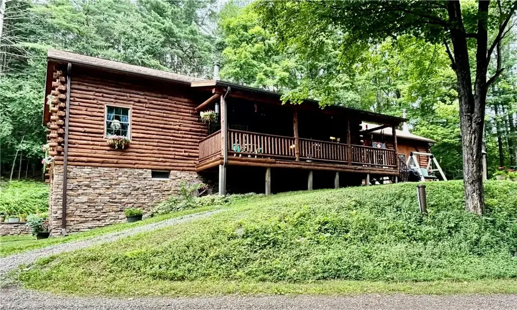 215 Oppermann Road, Butternuts