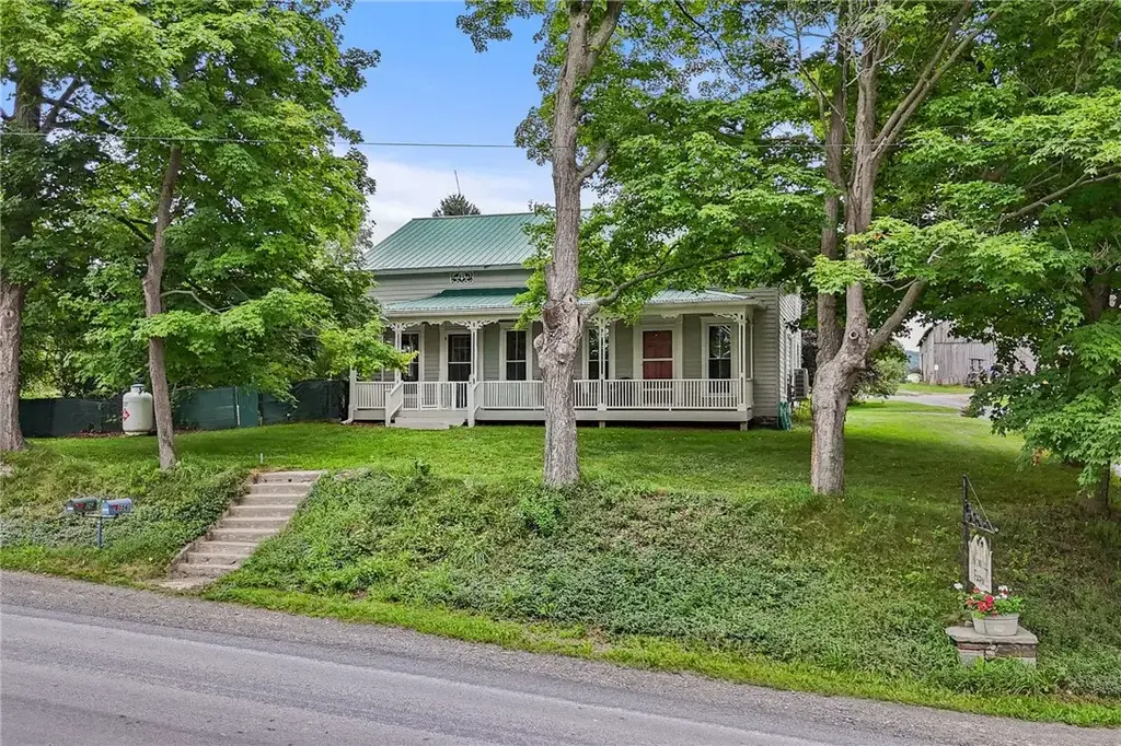 4064 County Road 4, Hector