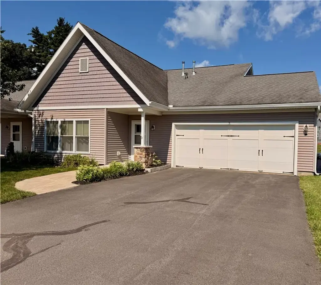 3 Roberts Way, Oneonta