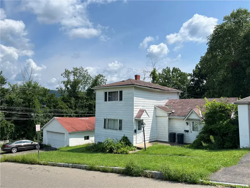 142 Washington Street, Corning City