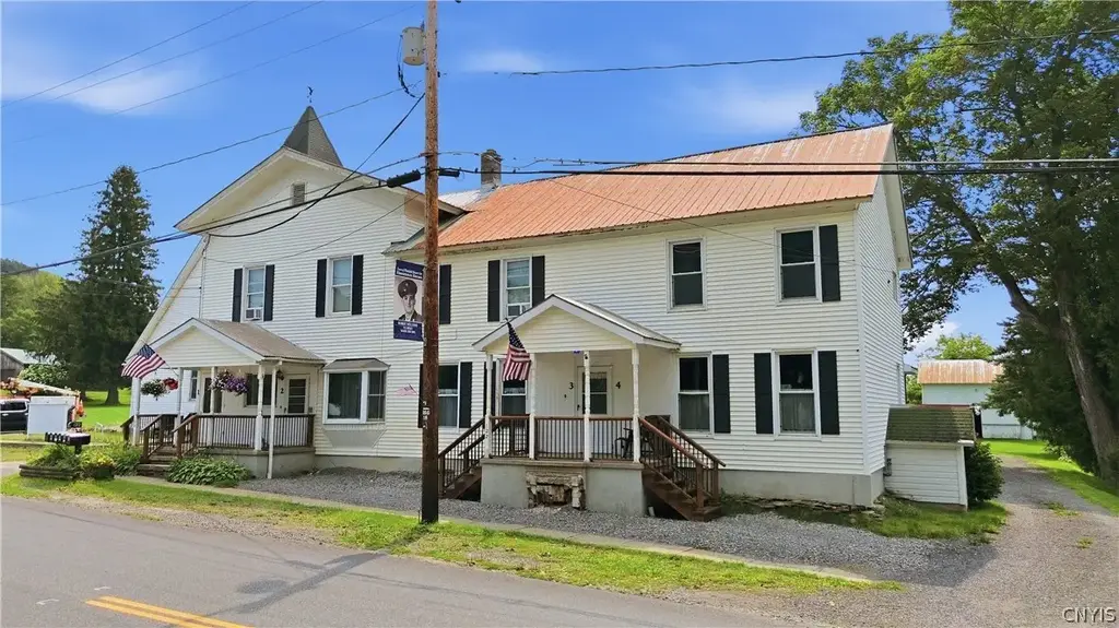 122 County Highway 18b, Plainfield