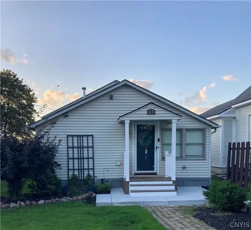 8876 Maple Drive, Cicero