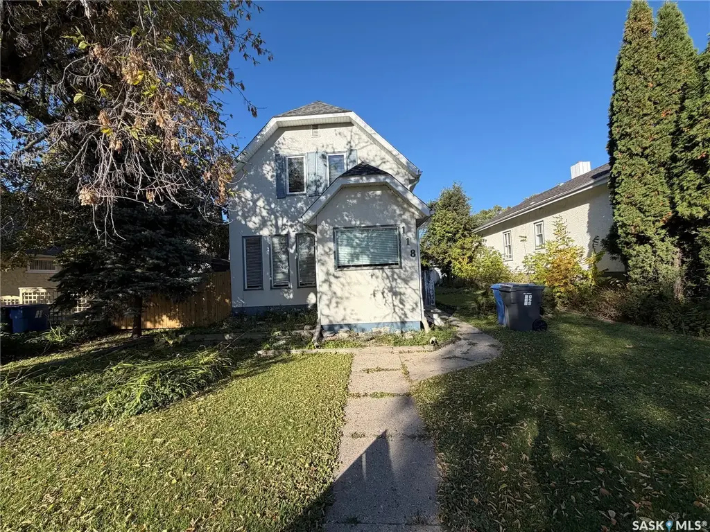 118 5th Avenue W, Melville