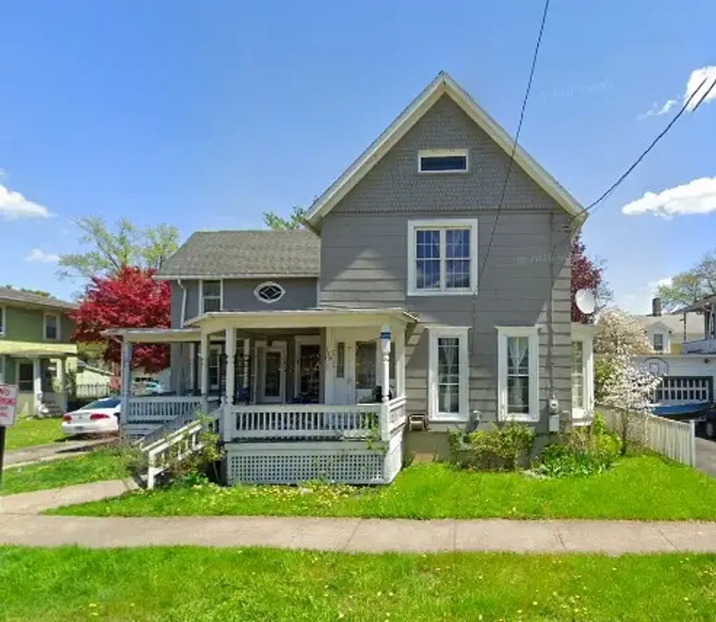 120 Lee Avenue, Montour