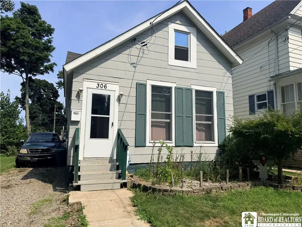 306 Robin Street, Dunkirk