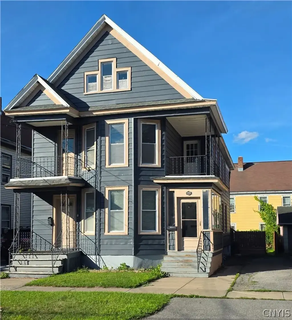 733 Eagle Street, Utica