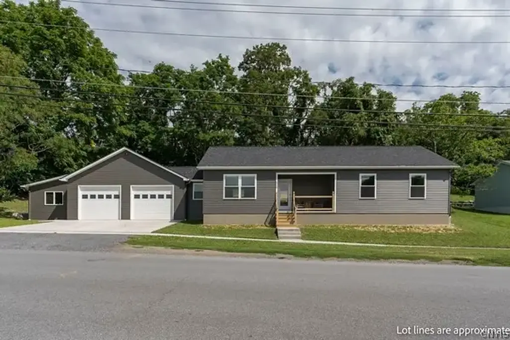 218 Lakeview Drive, Brownville