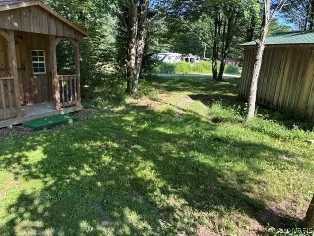 1198 Abbott Road, Lyndon
