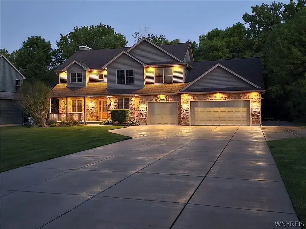 1037 Walck Road, North Tonawanda