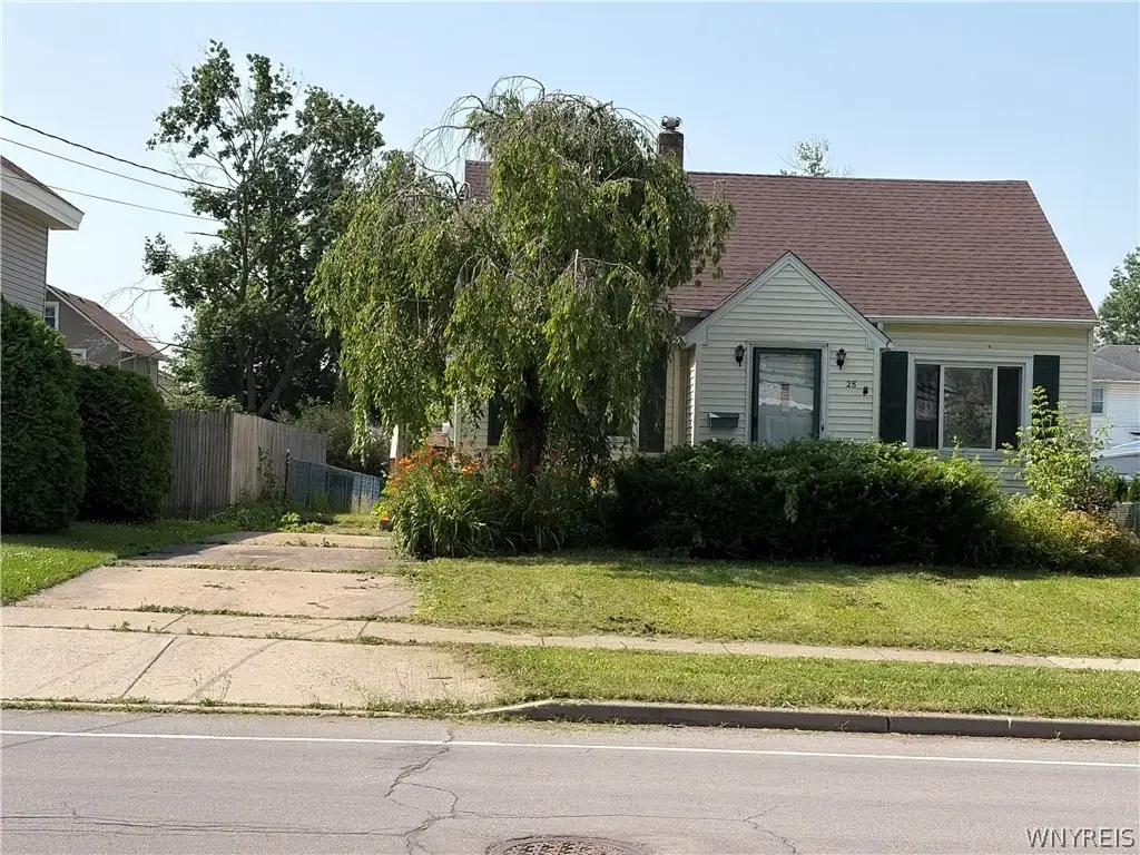 28 State Street, Royalton