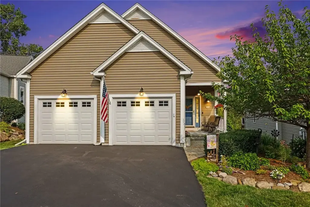 5547 Lakewood Trail, South Bristol