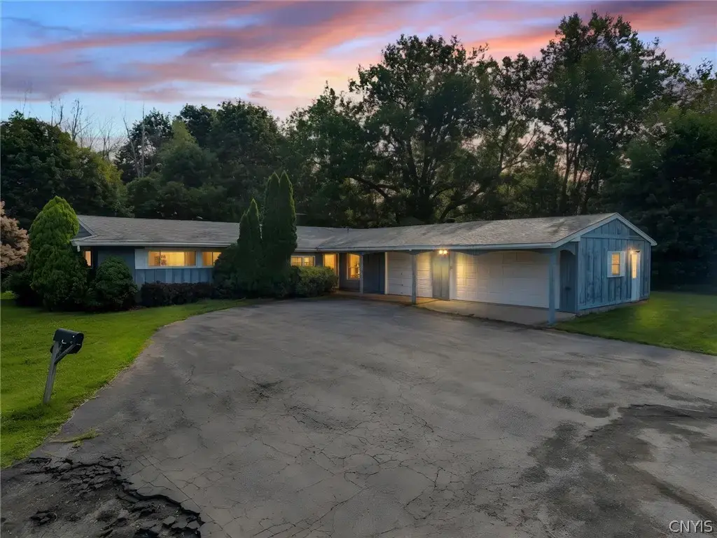 7385 State Route 104, Oswego