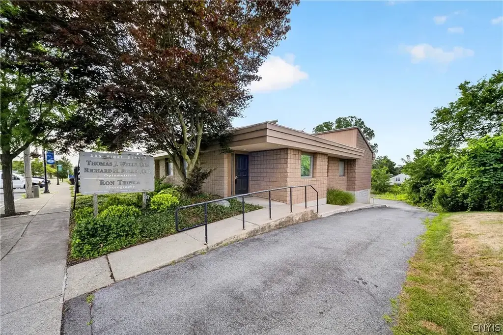 205 1st Street, Salina