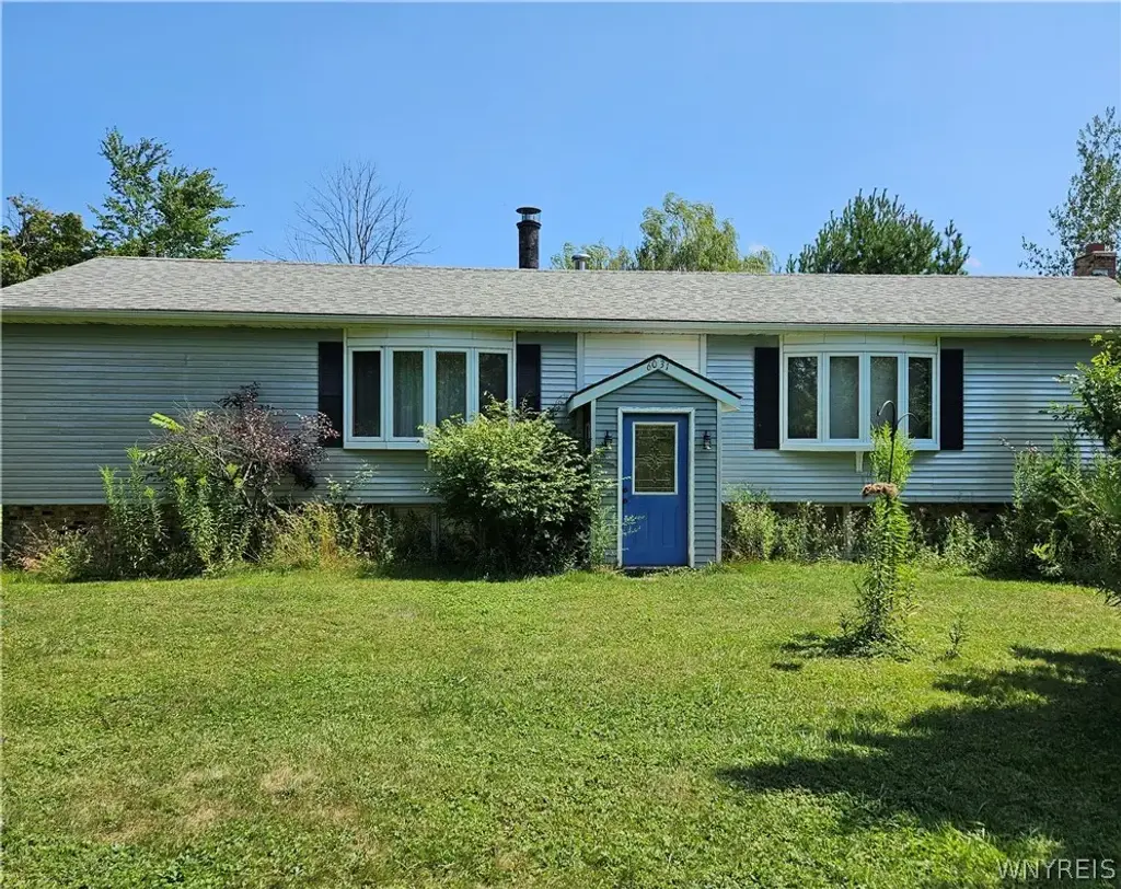 6031 Smith Road, Hamburg