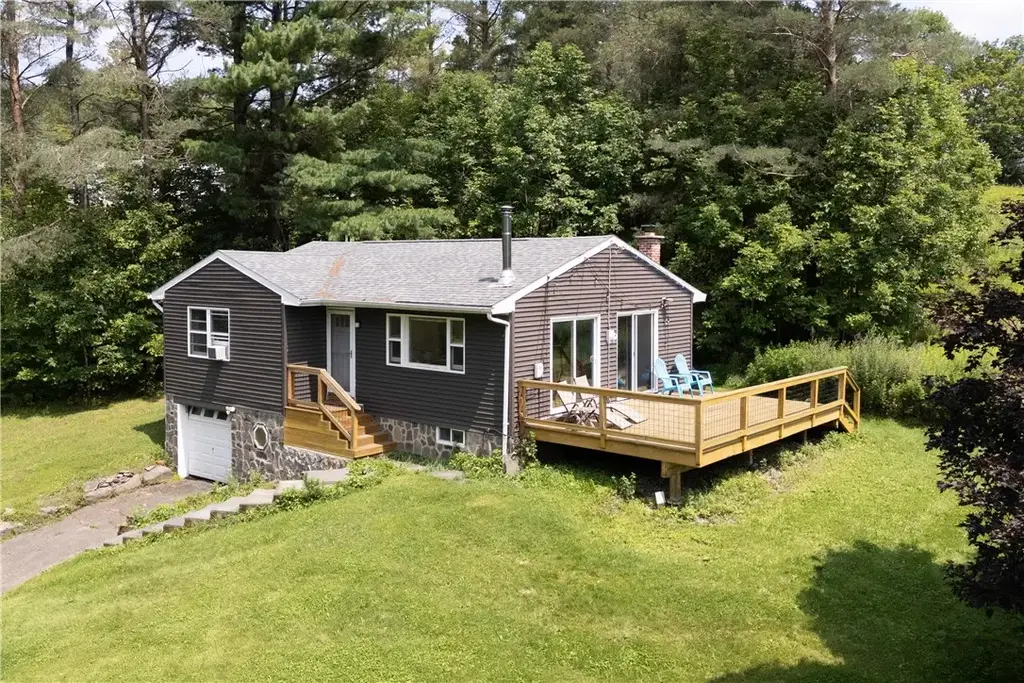 8 Turkey Ridge Road, 