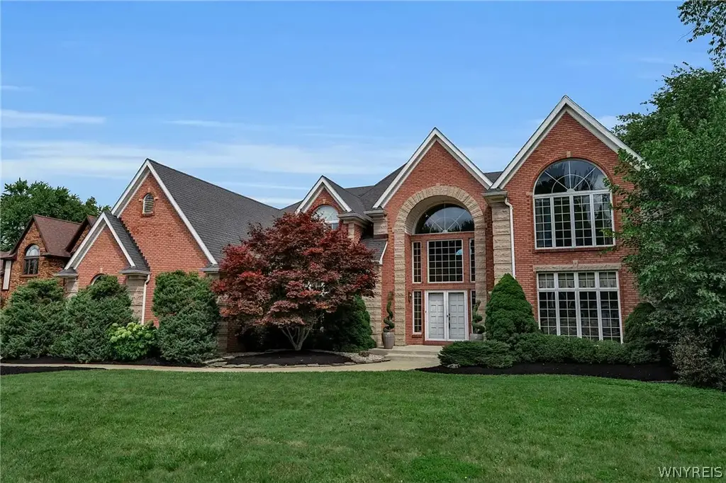 5565 Hidden Pines Court, Clarence