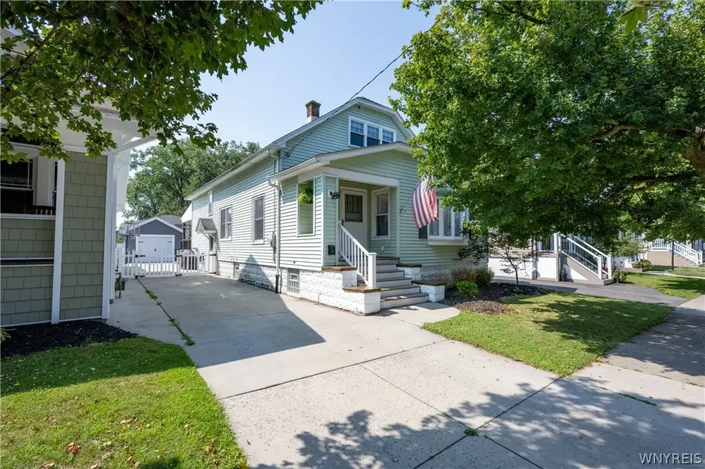111 Ramona Avenue, Buffalo