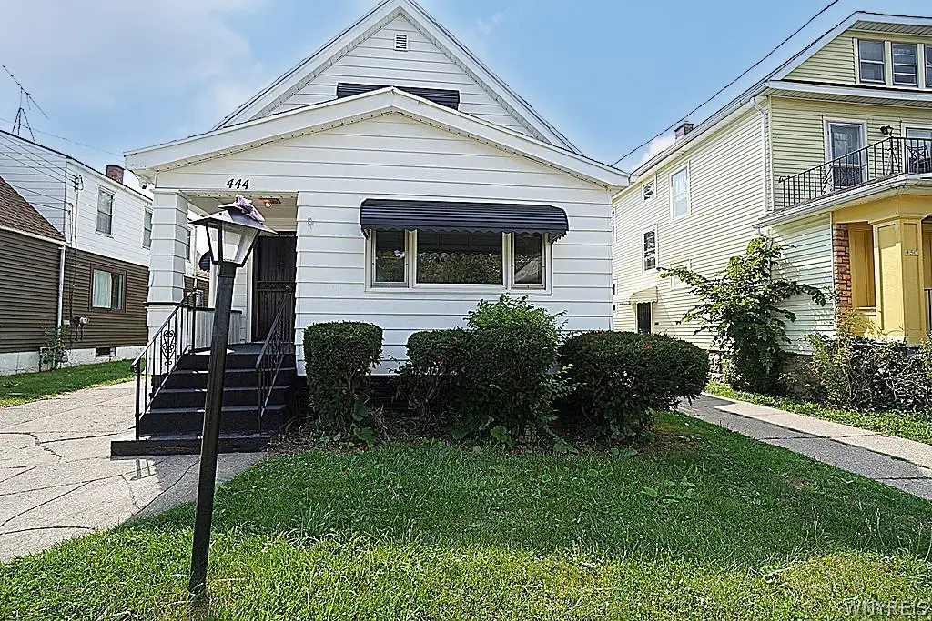 444 Cambridge Avenue, Buffalo