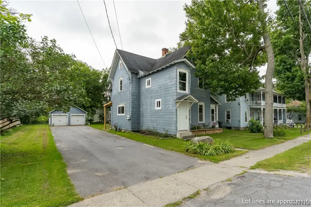 136 N Main Street, Le Ray