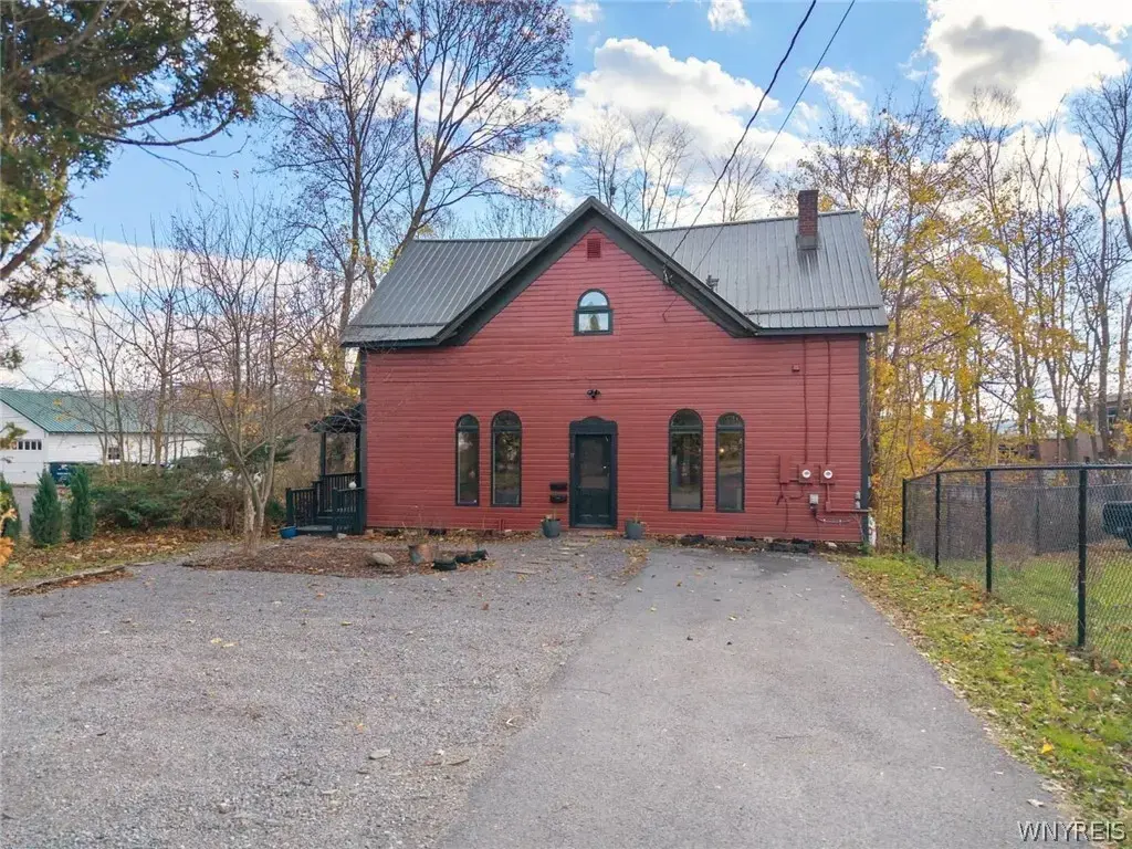 17 Walnut Street, Otsego