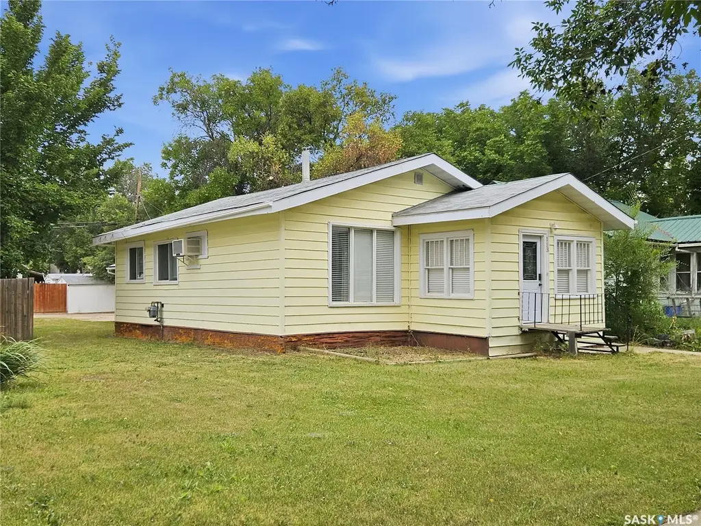 113 4th Avenue E, Rosetown