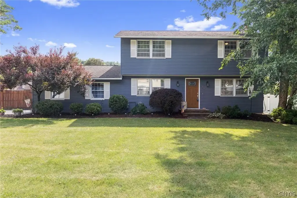 206 Merriwether Drive, Camillus
