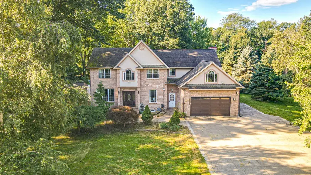 493 Lake View Terrace, Webster