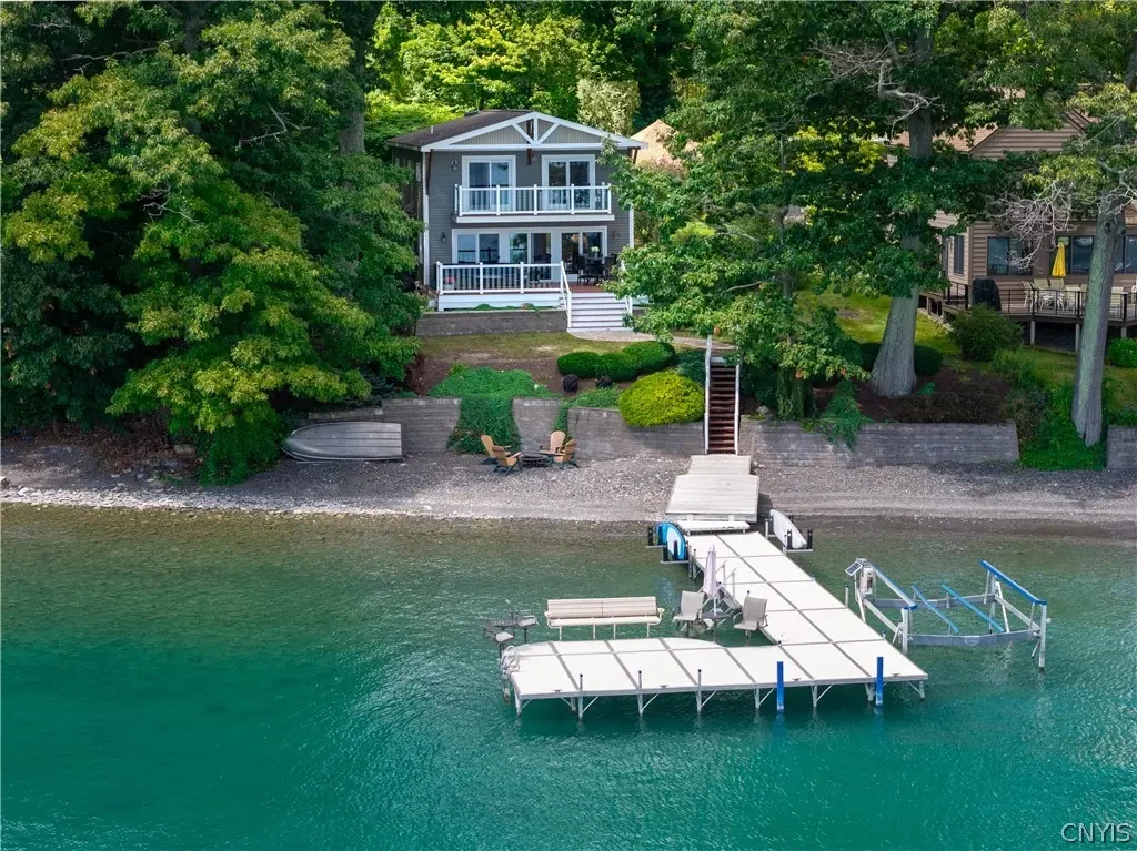 2300 Thornton Grove S, Skaneateles