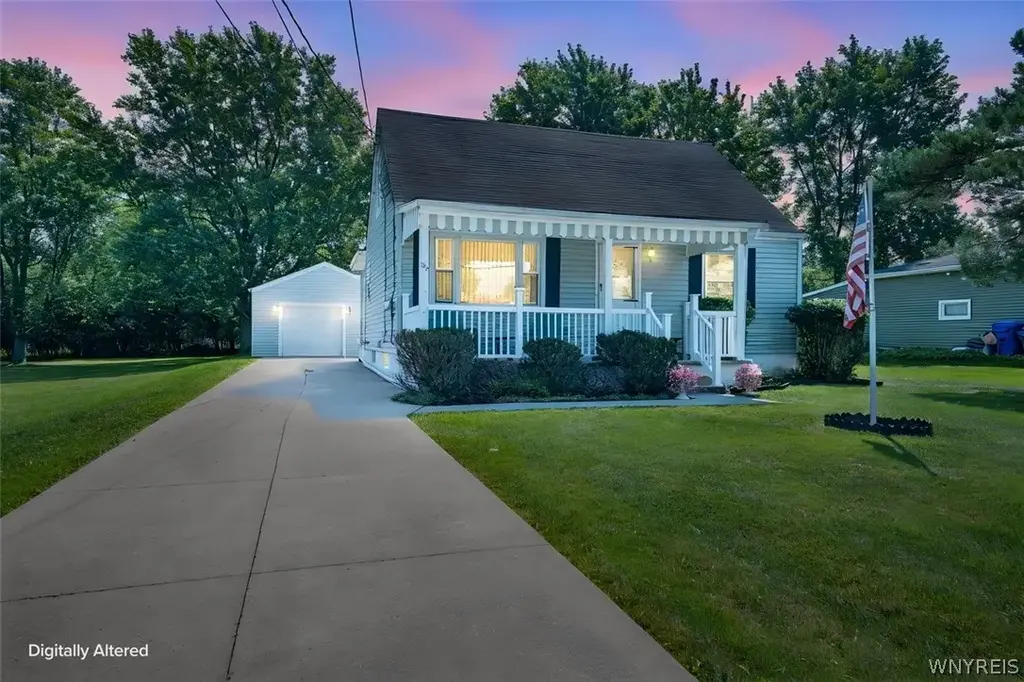 127 Broadway Street, West Seneca