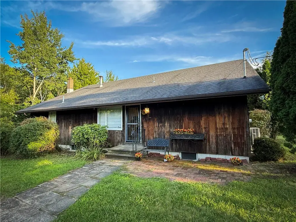 144 Hardscrabble Road, Baldwin