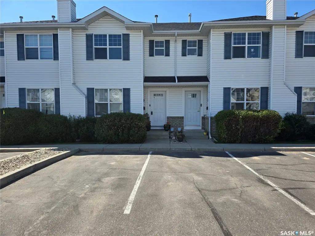 102 Pawlychenko Lane 30, Saskatoon