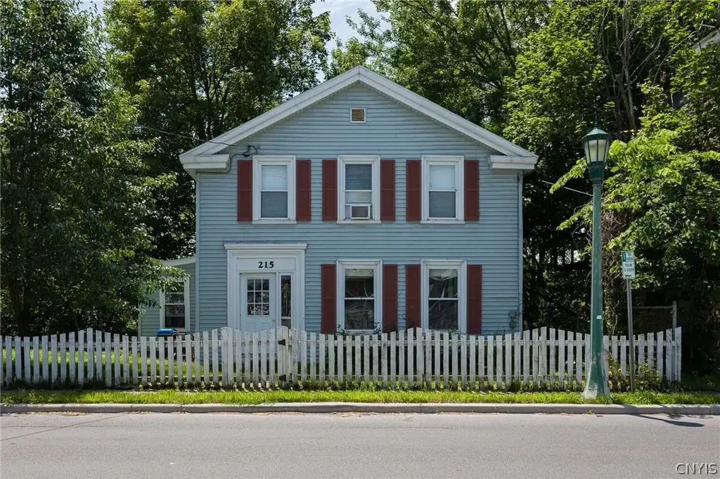 215 W Main Street, Watertown City