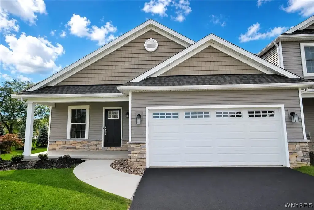 36 Essex Woods Lane # A, Amherst